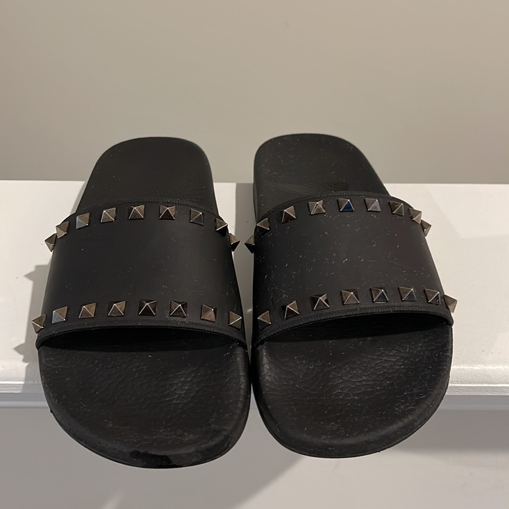 Valentino Black PVC Rockstud Pool Slides - Picture 10 of 14
